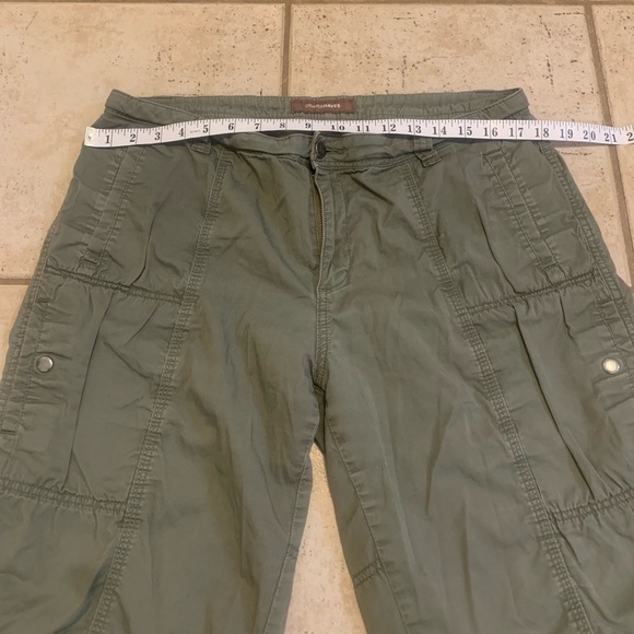 Denver Hayes Hanna High-Rise Crop/Capri Cargo Pants Size 12 - Olive Green - Picture 7 of 8